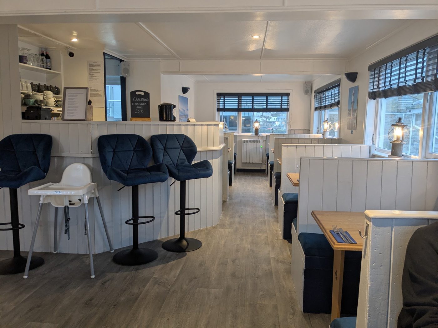 Inside The Balancing Eel: the seating area